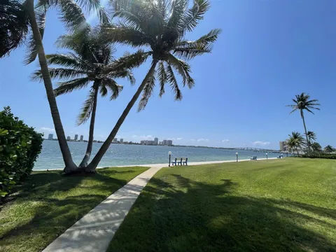 401 Lake Shore Drive Unit 301, Lake Park, FL 33403 - MLS#: R11051647