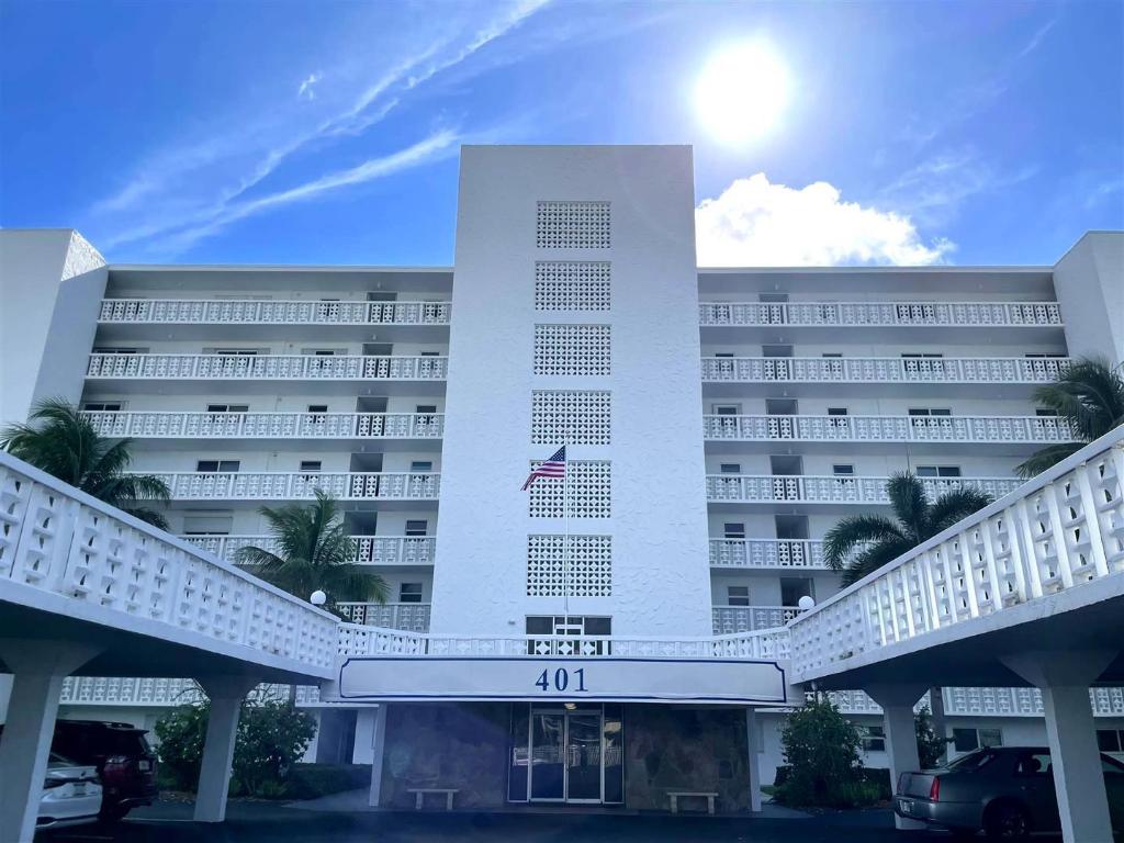 LAKE HARBOUR TOWERS CONDO - Residential