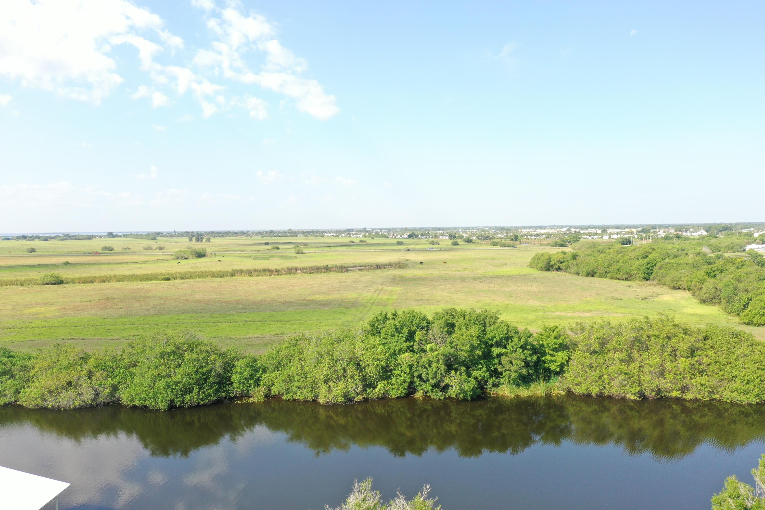TAYLOR CREEK - Land
