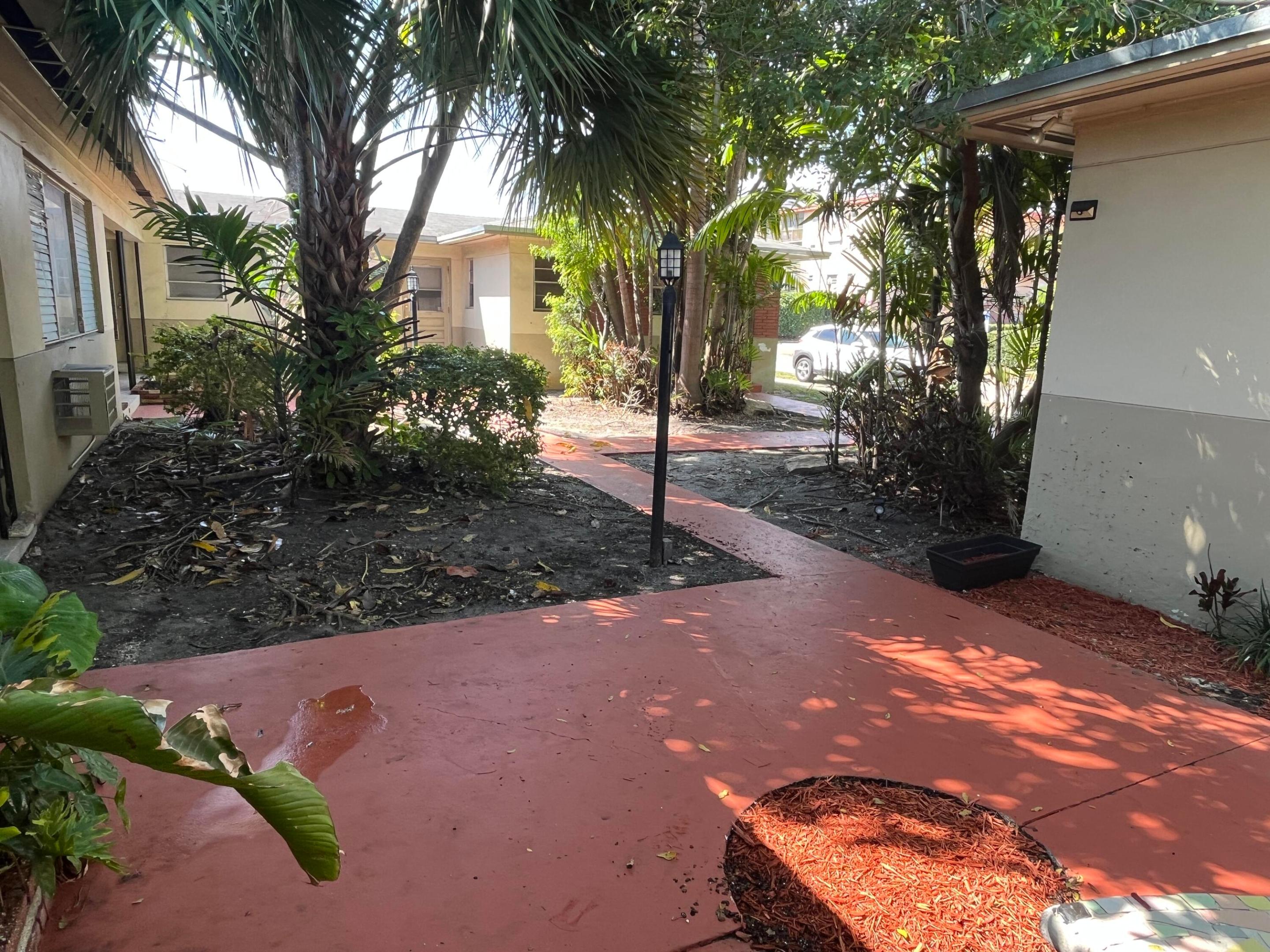 HOLLYWOOD - Residential Lease