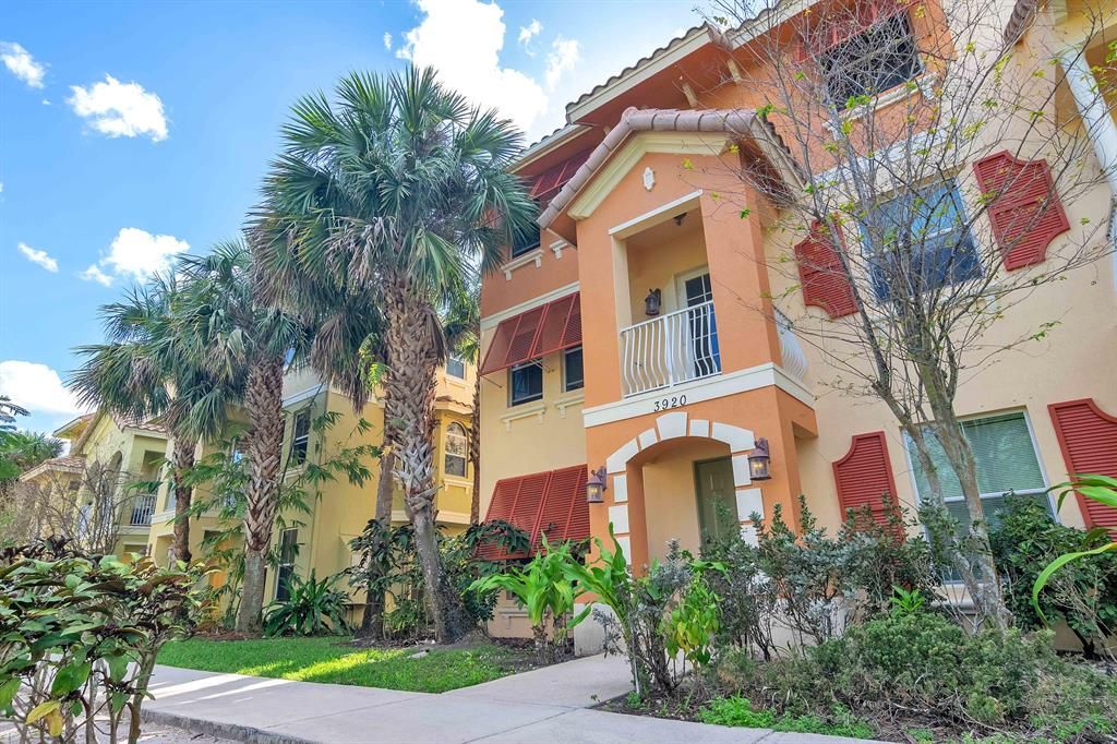 Photo of 3920 Laurel Lane, Coconut Creek, FL 33073 (MLS # R10698934)