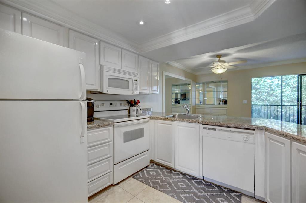 JUPITER OCEAN AND RACQUET CLUB - Residential