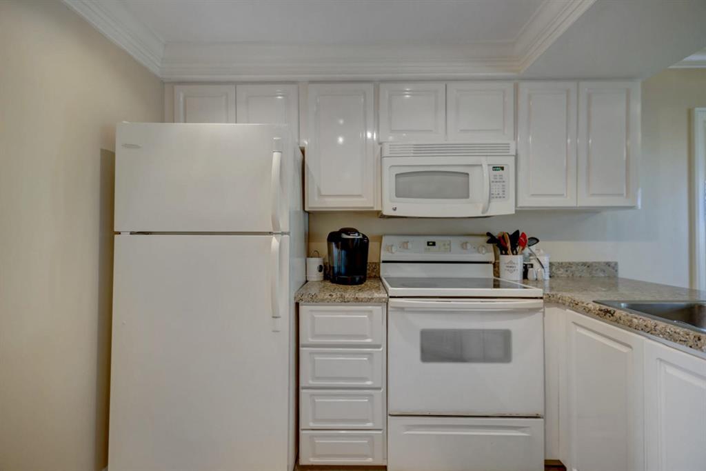 JUPITER OCEAN AND RACQUET CLUB - Residential