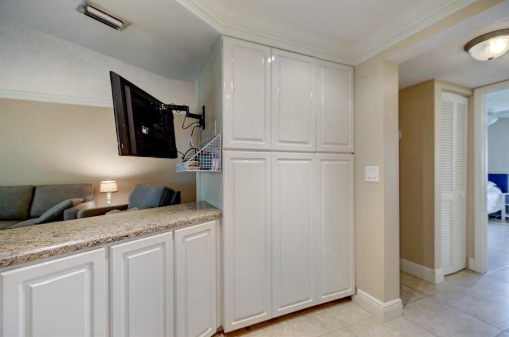 JUPITER OCEAN AND RACQUET CLUB - Residential