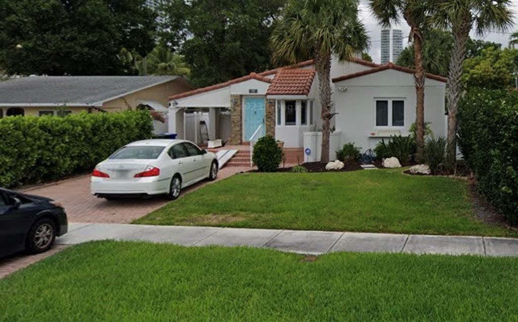 Photo of 717 SE 6th St, Fort Lauderdale, FL 33301 (MLS # F10330672)