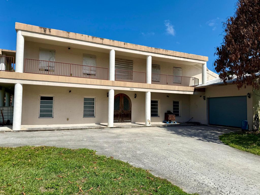 Photo of 1806 S 29th Street, Fort Pierce, FL 34947 (MLS # B26020441)