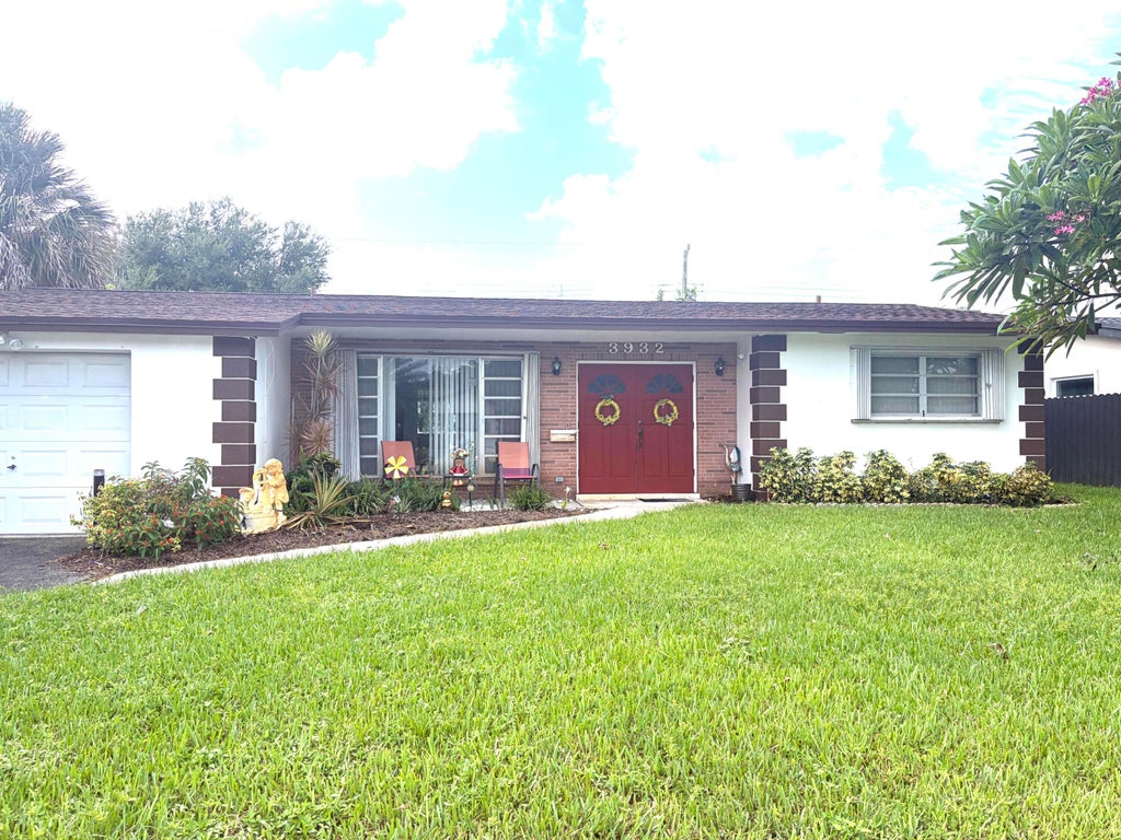 Photo of 3932 ADAMS Street, Hollywood, FL 33021 (MLS # B26067422)