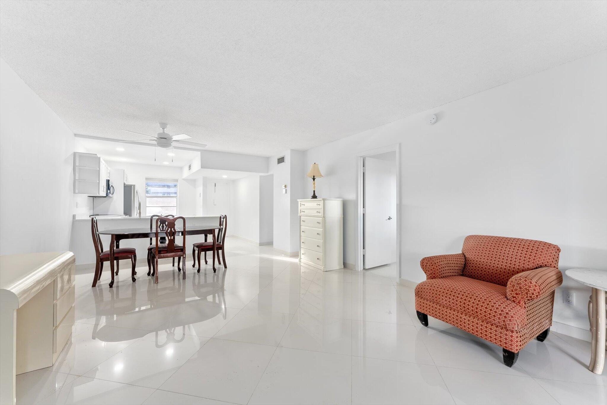 ORIOLE GOLF & TENNIS CLUB - Residential