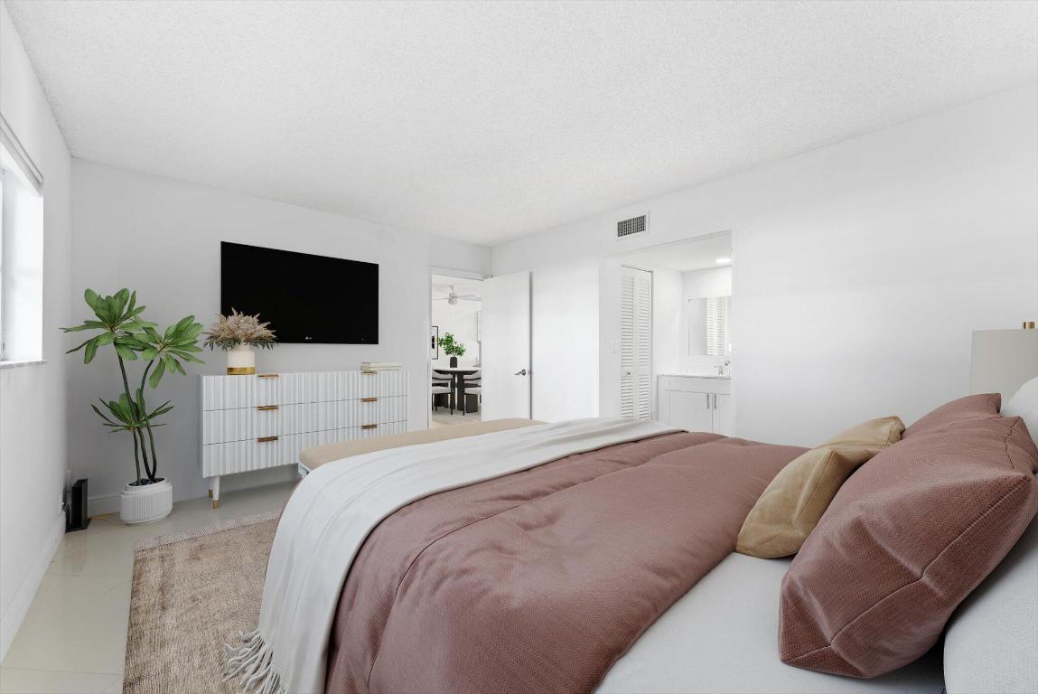 ORIOLE GOLF & TENNIS CLUB CONDO - Residential