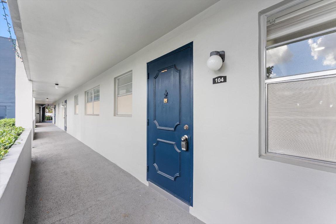 ORIOLE GOLF & TENNIS CLUB CONDO - Residential