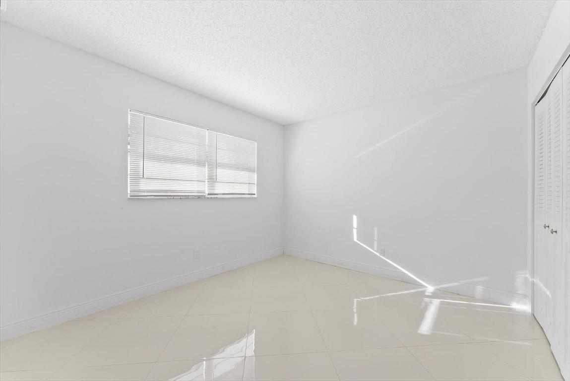 ORIOLE GOLF & TENNIS CLUB CONDO - Residential