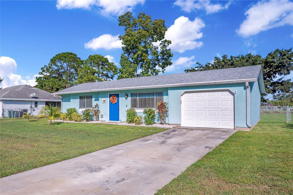 Photo of 808 SW Belmont Circle, Port Saint Lucie, FL 34953 (MLS # F10533202)