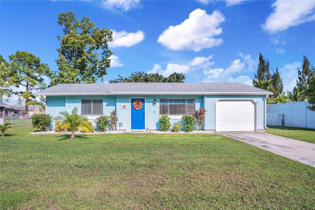 Photo of 808 SW Belmont Circle, Port Saint Lucie, FL 34953 (MLS # F10533202)