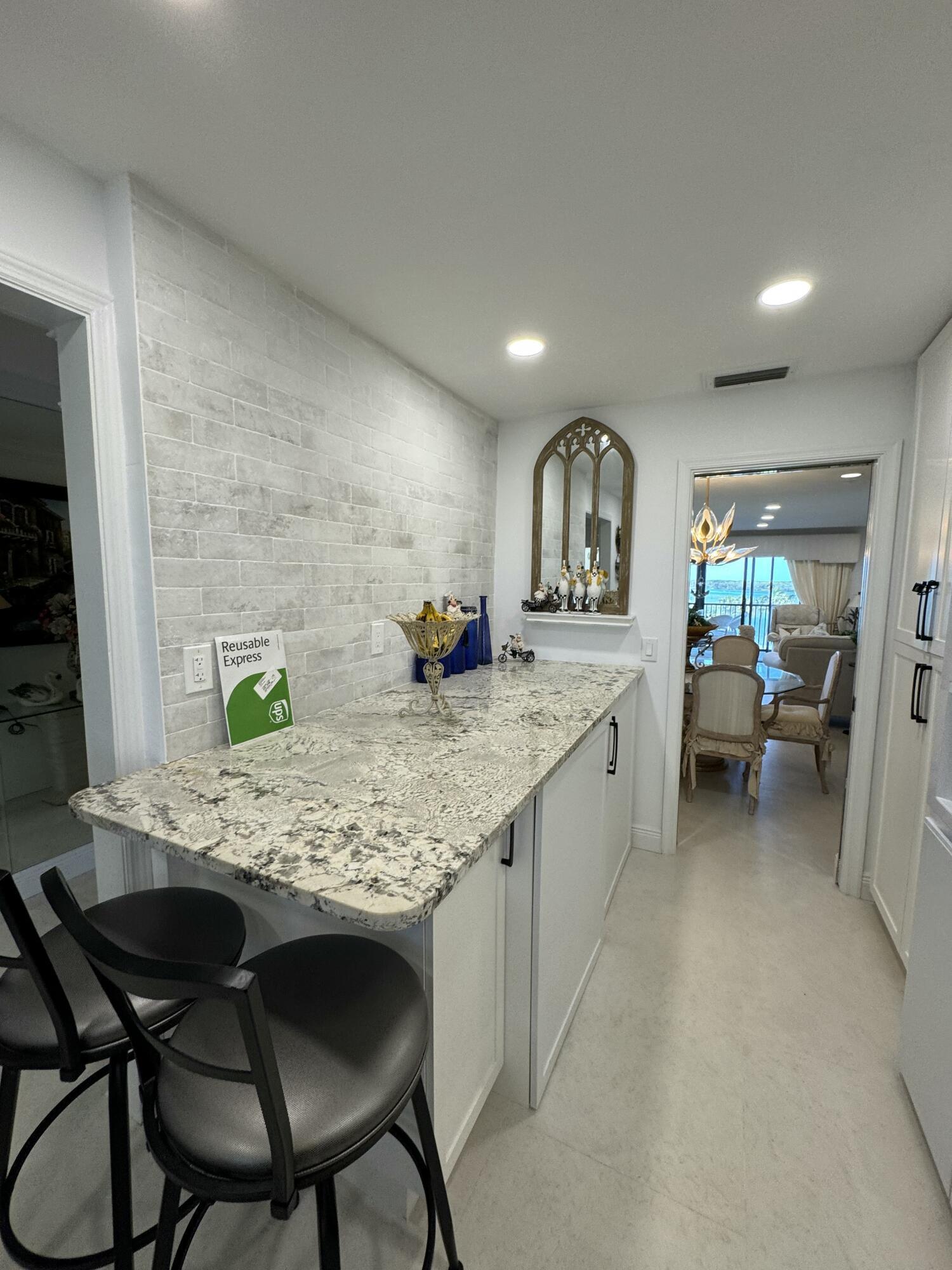 BROADVIEW CONDO - Residential Lease
