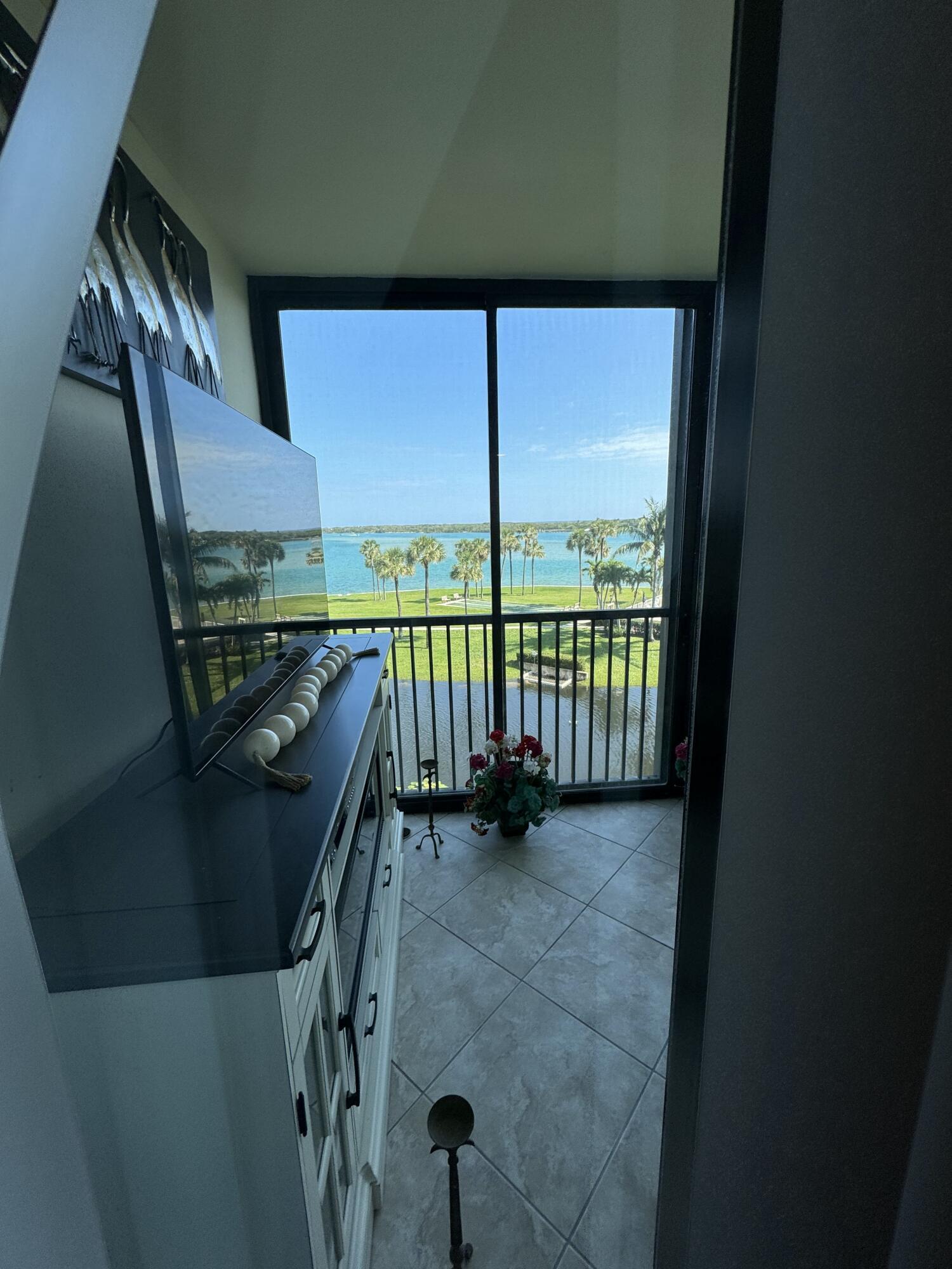 BROADVIEW CONDO - Residential Lease