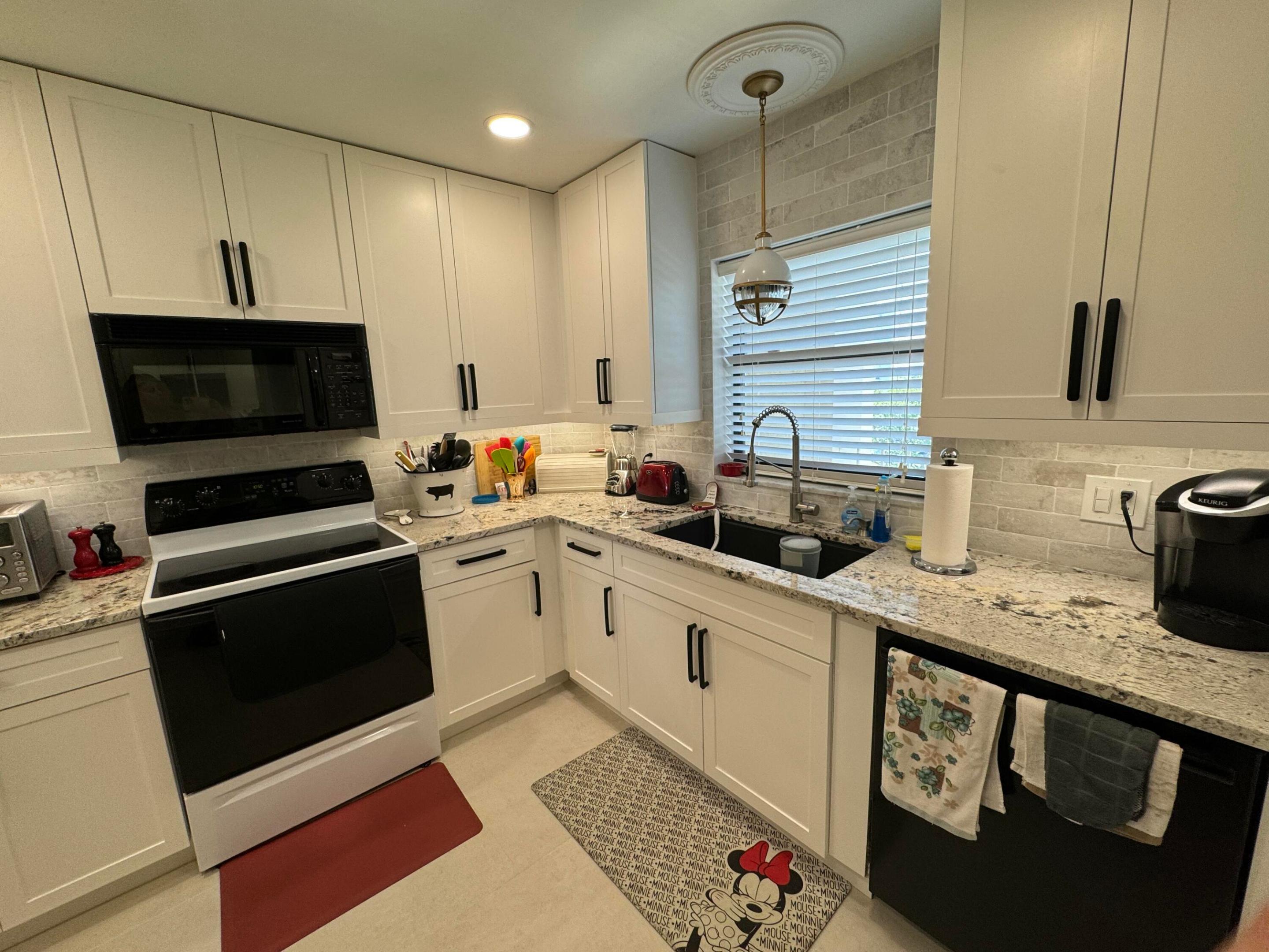 BROADVIEW CONDO - Residential Lease