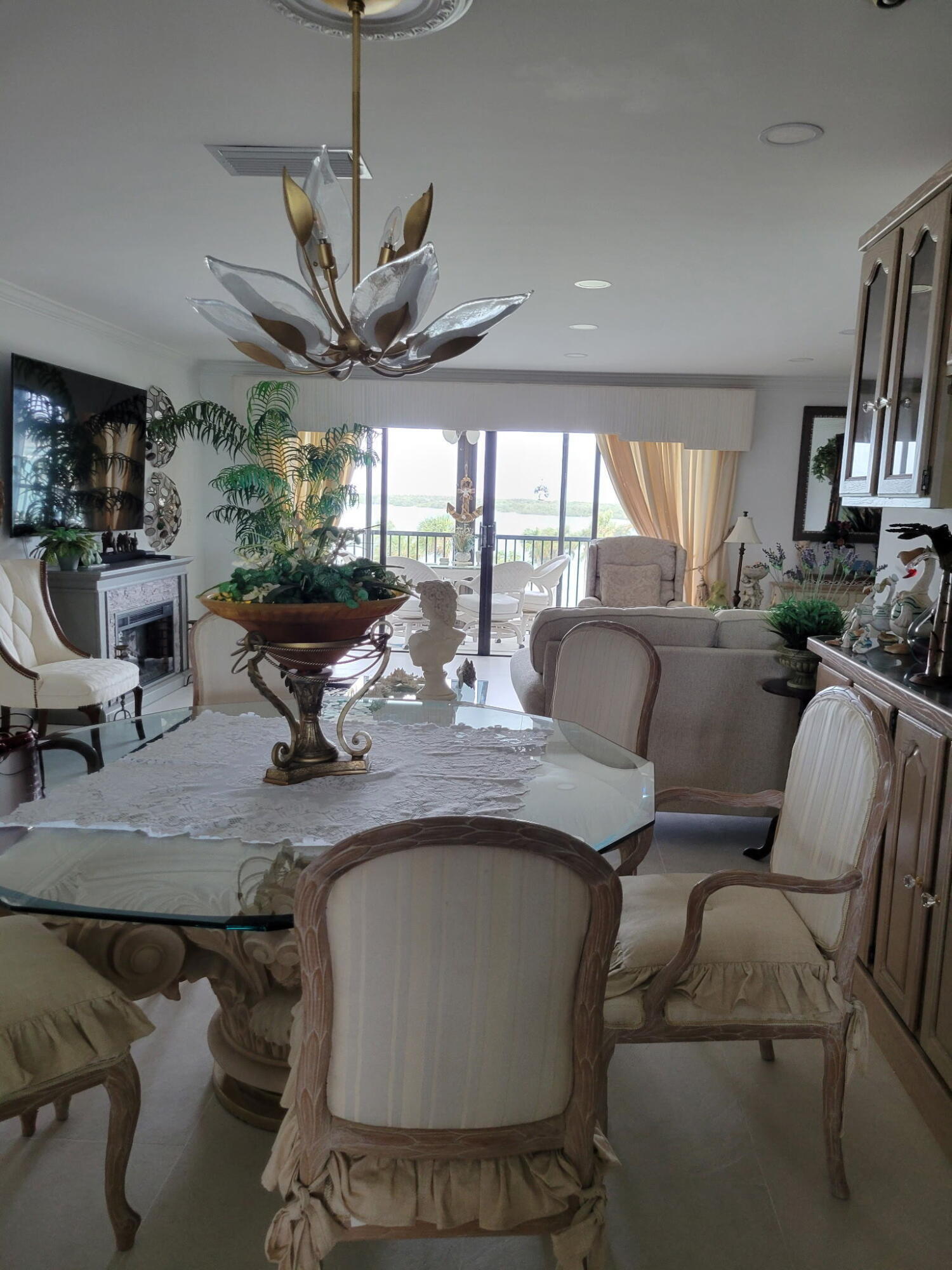 BROADVIEW CONDO - Residential Lease