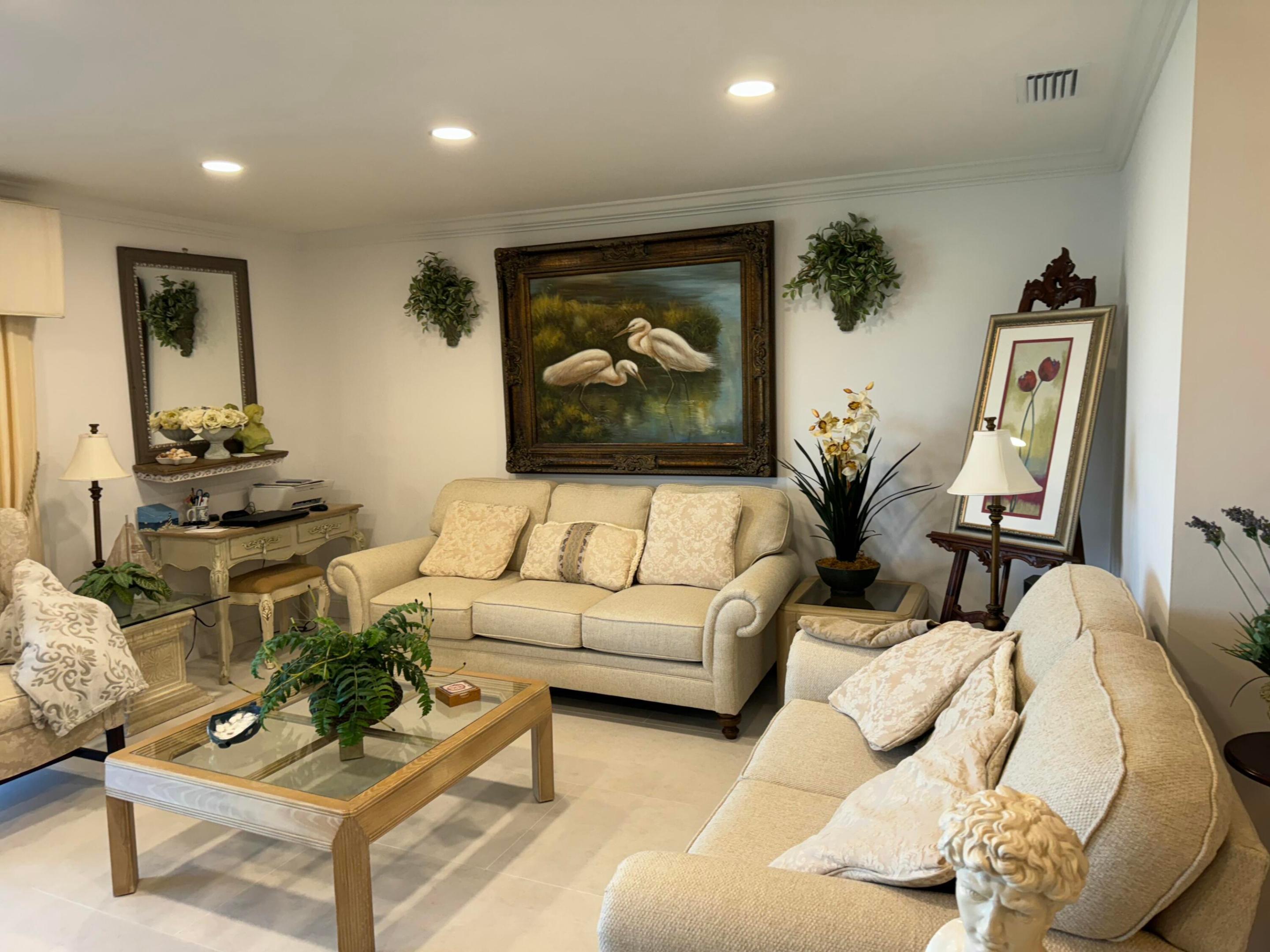 BROADVIEW CONDO - Residential Lease