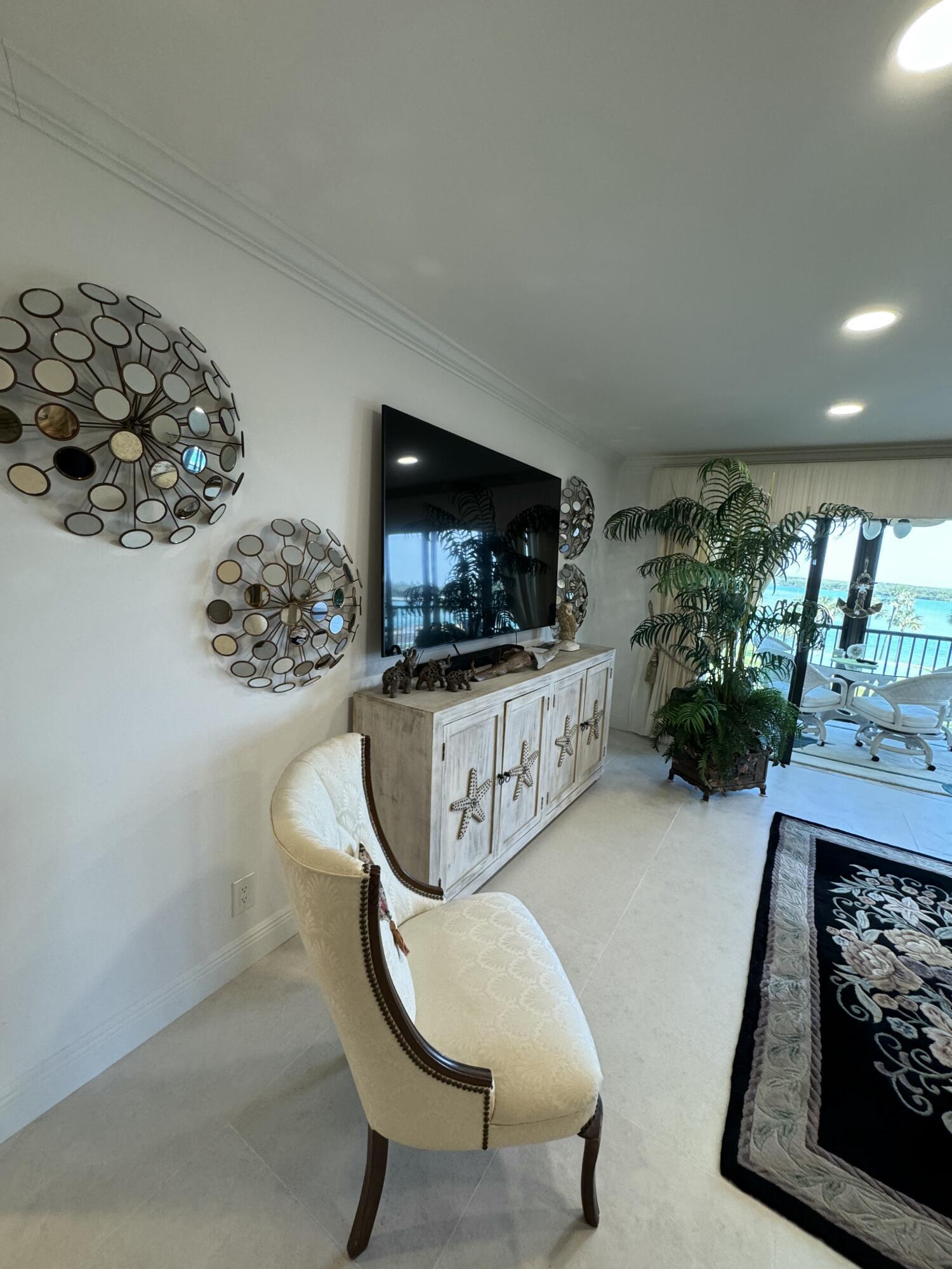 BROADVIEW CONDO - Residential Lease