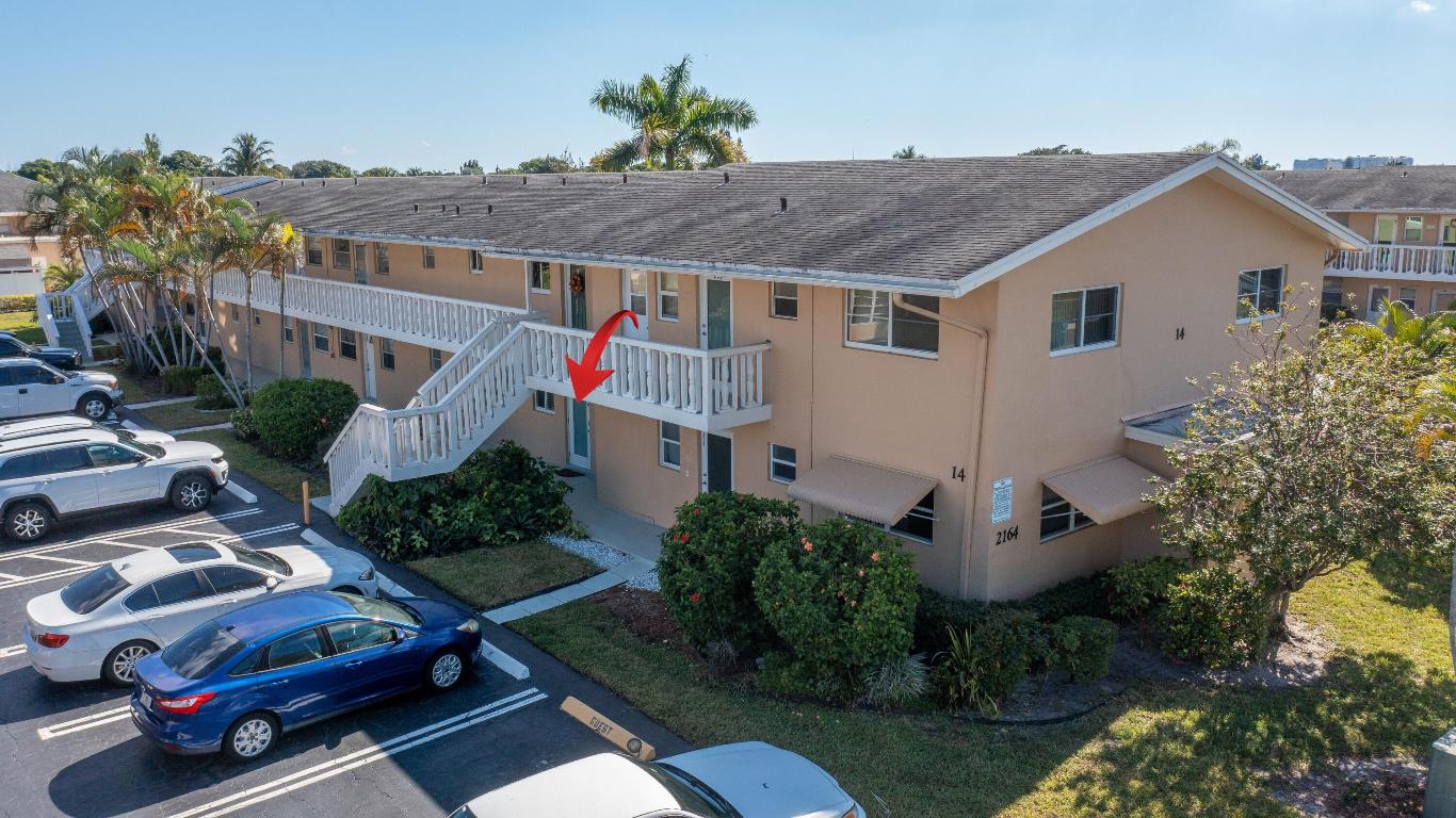 VILLAGE ROYALE CONDO 7 - Residential