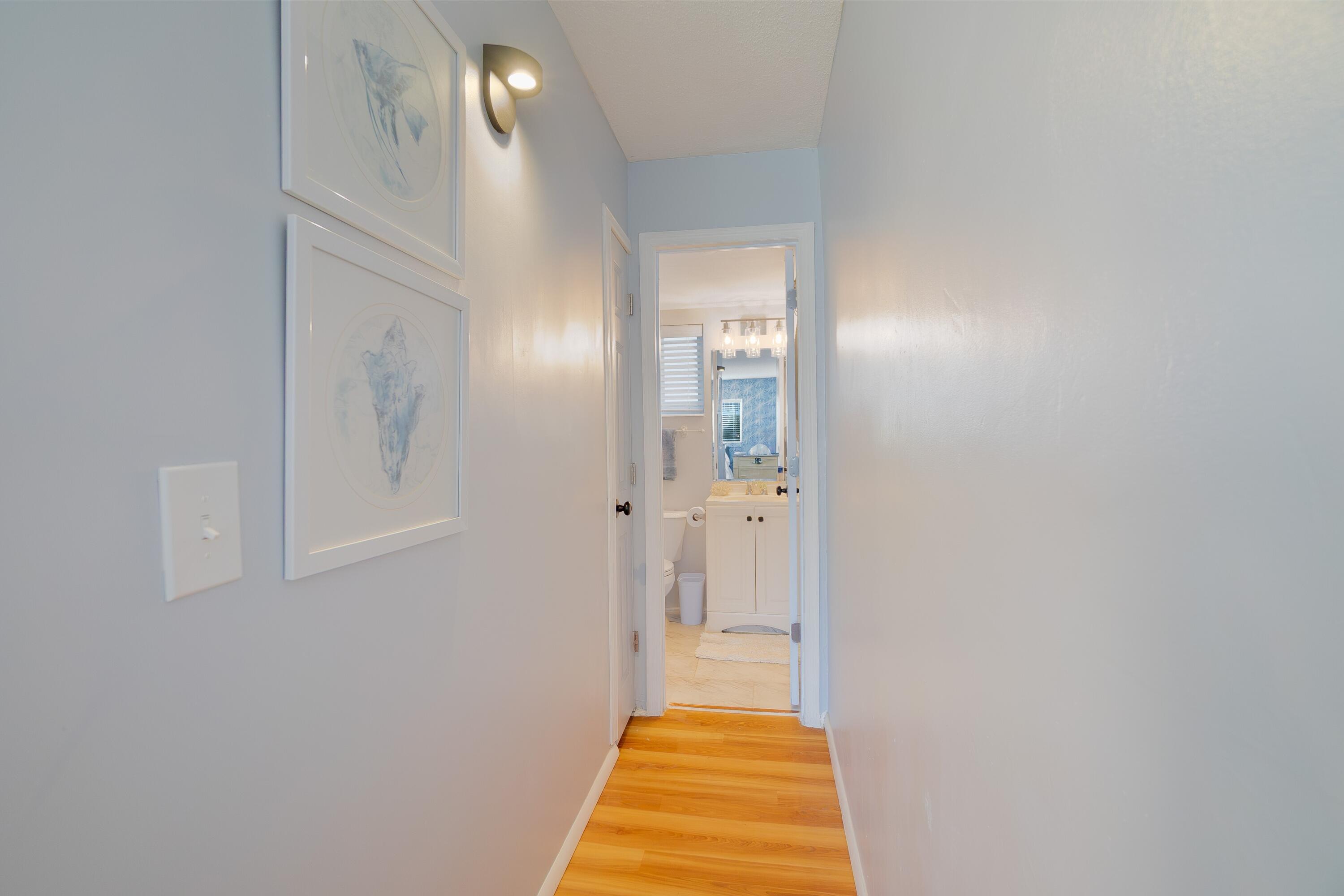 VILLAGE ROYALE CONDO 7 - Residential