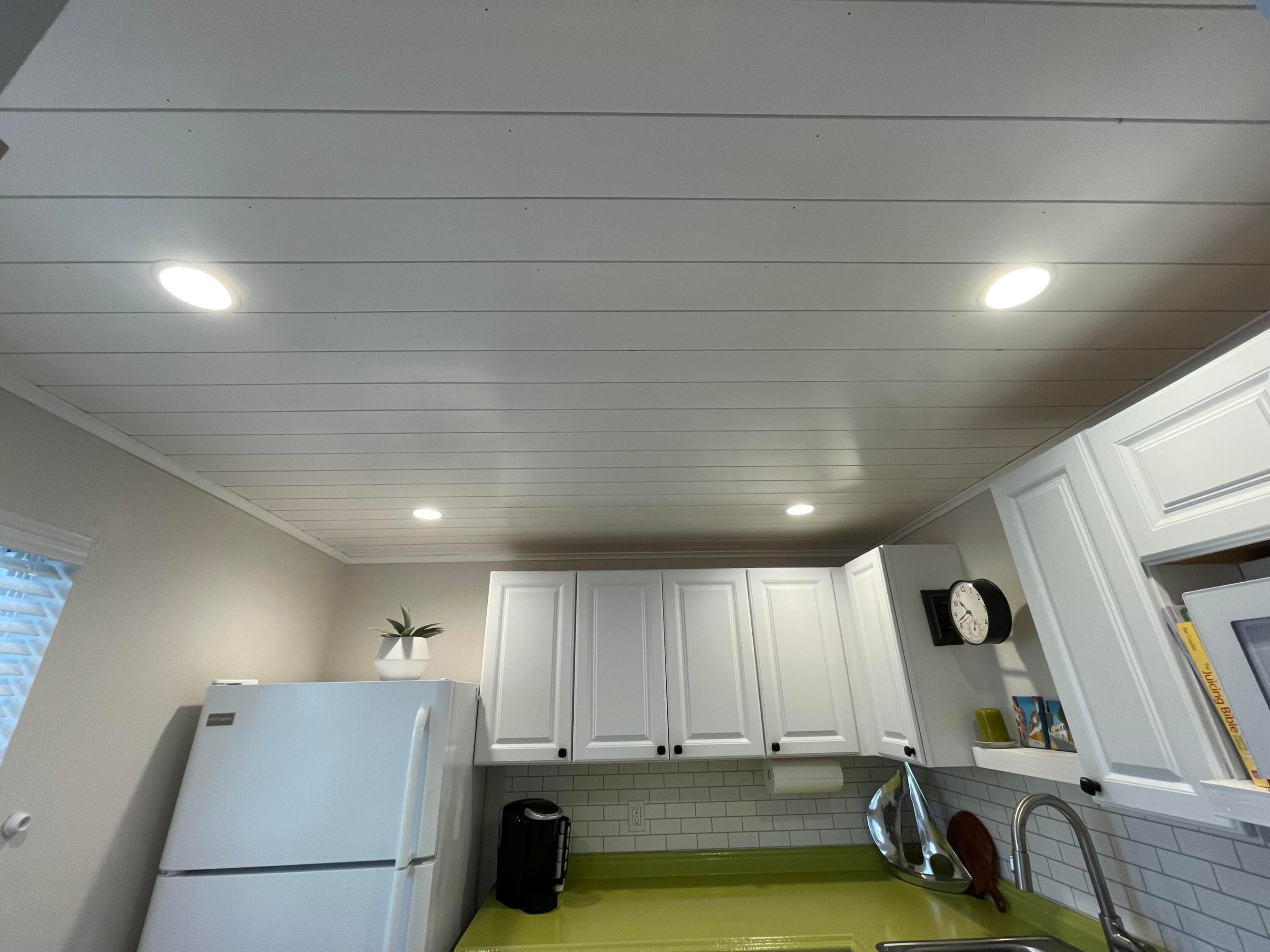 VILLAGE ROYALE CONDO 7 - Residential