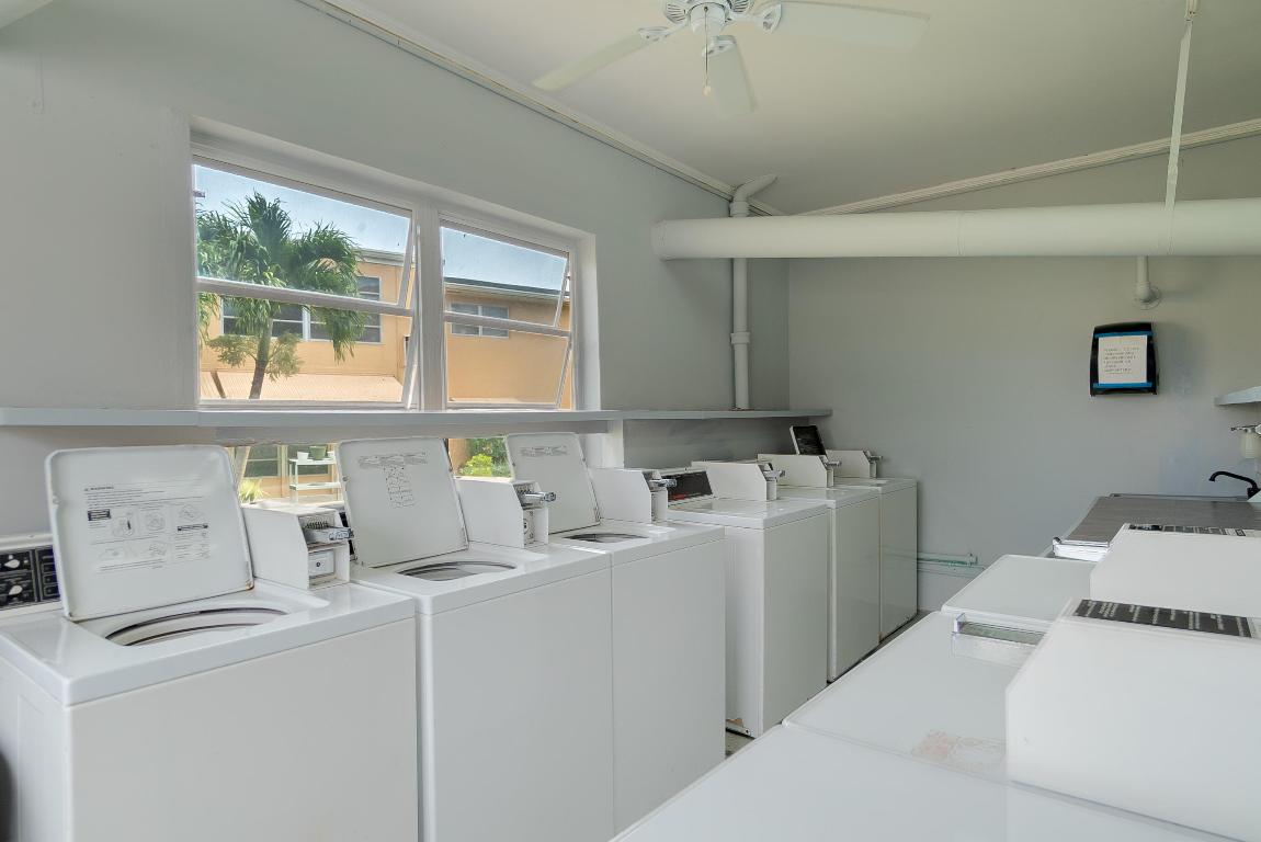 VILLAGE ROYALE CONDO 7 - Residential