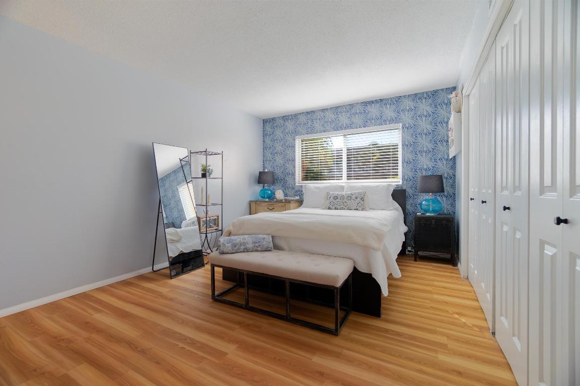 VILLAGE ROYALE CONDO 7 - Residential