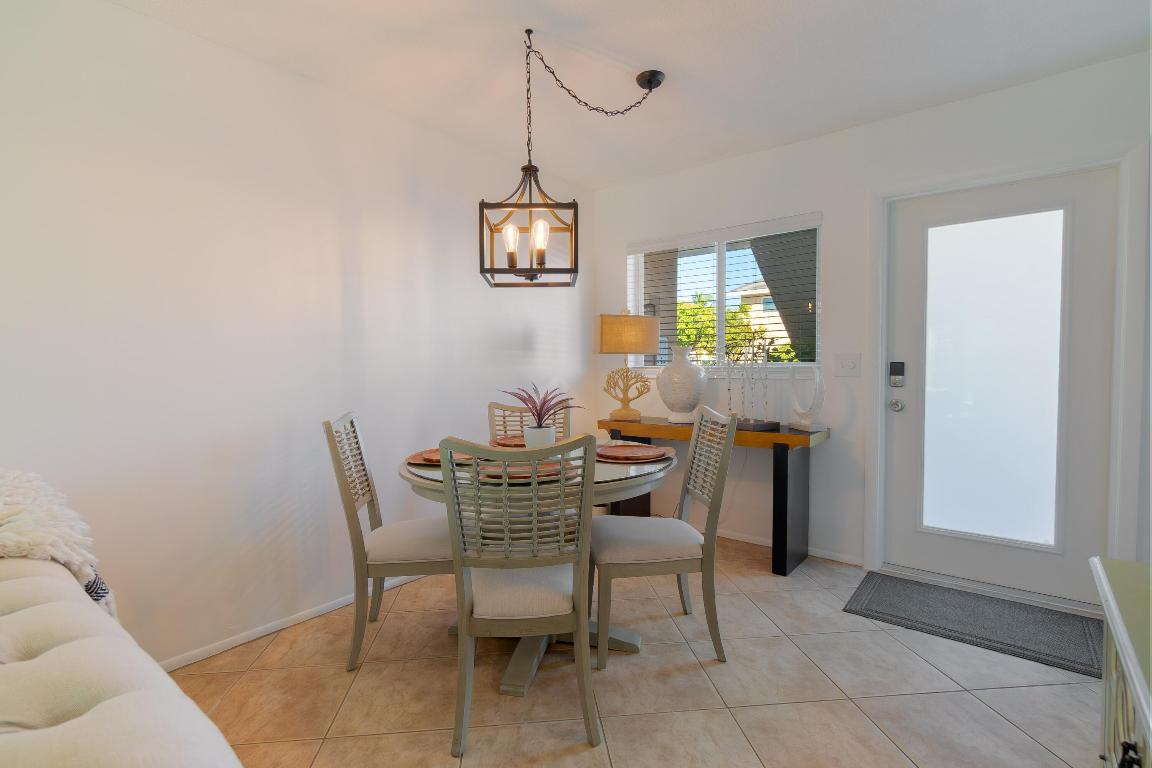 VILLAGE ROYALE CONDO 7 - Residential