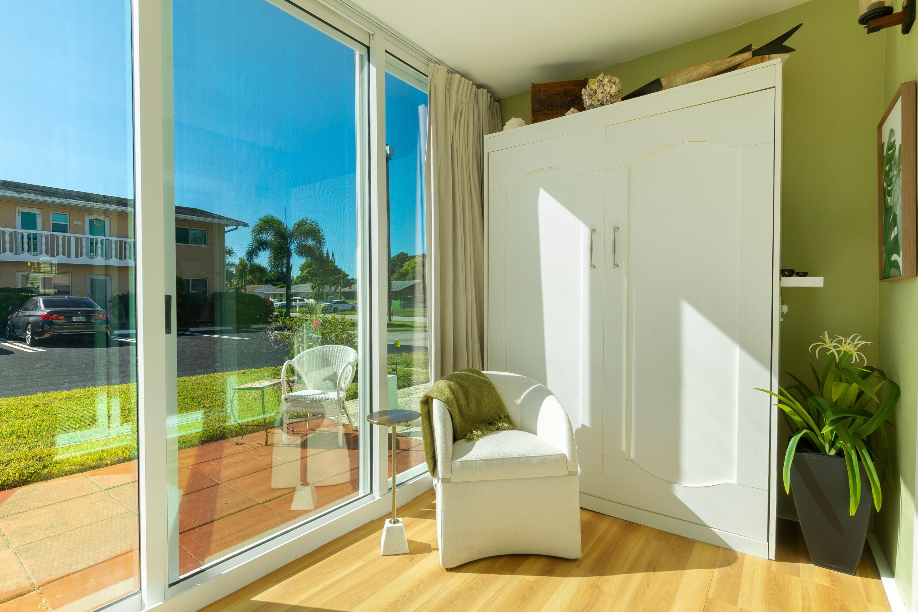 VILLAGE ROYALE CONDO 7 - Residential