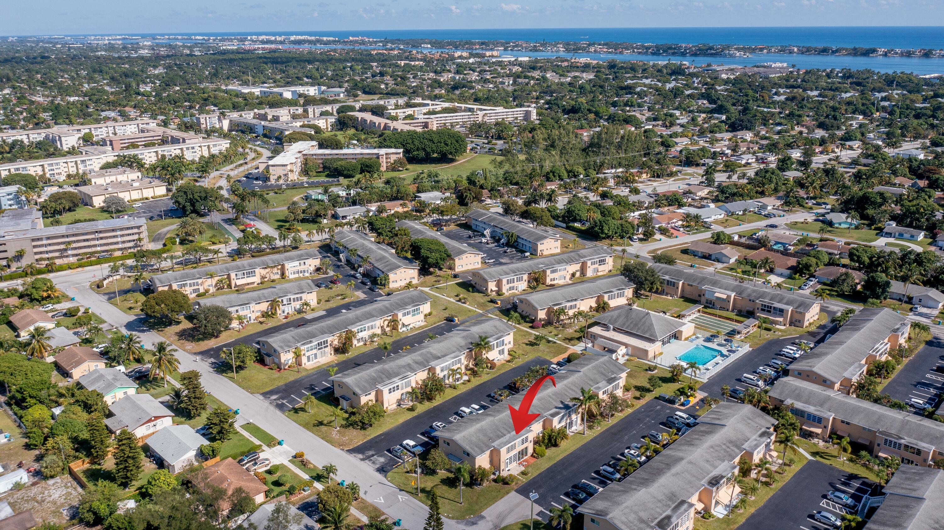 VILLAGE ROYALE CONDO 7 - Residential