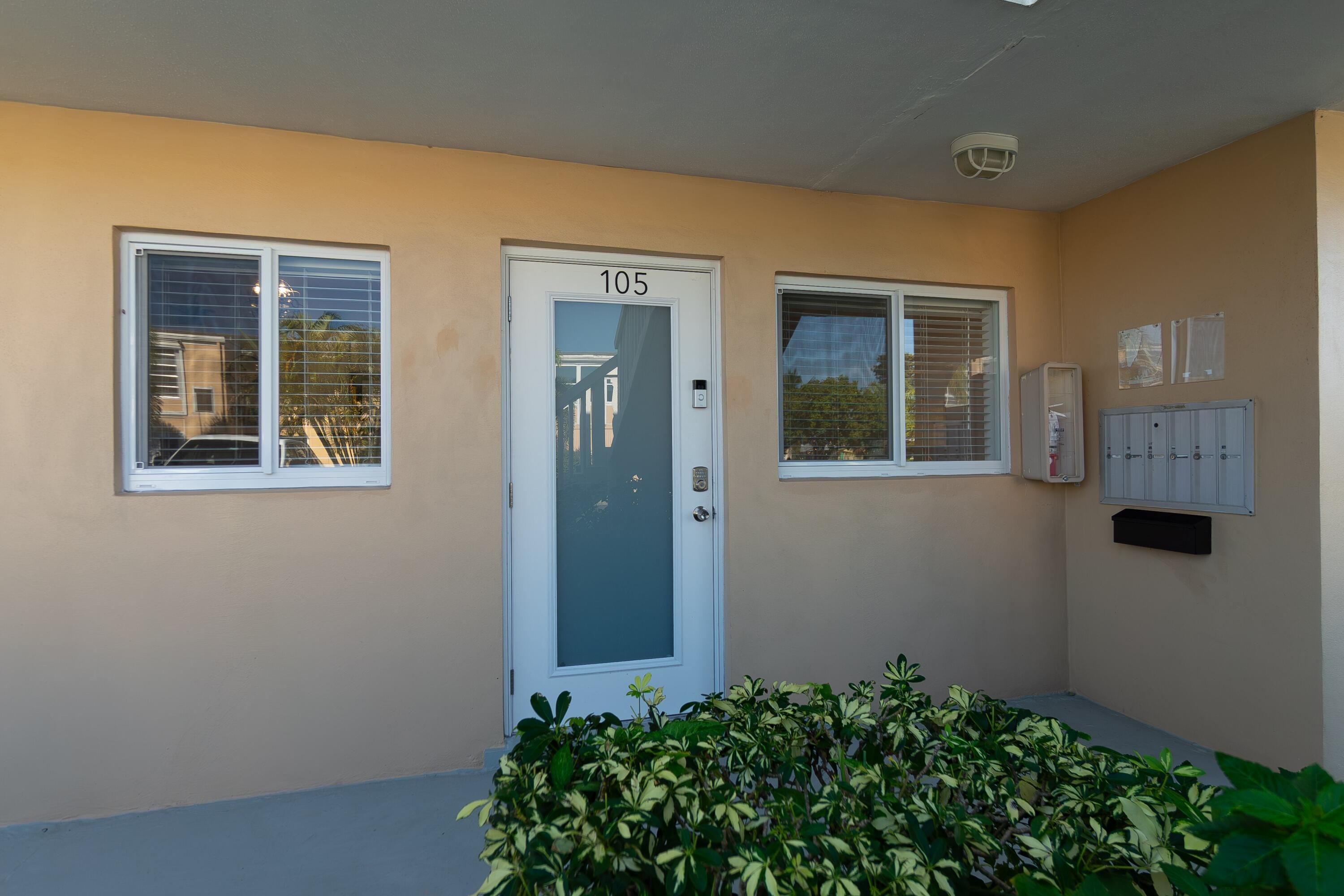 VILLAGE ROYALE CONDO 7 - Residential