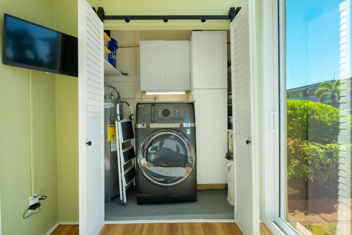 VILLAGE ROYALE CONDO 7 - Residential