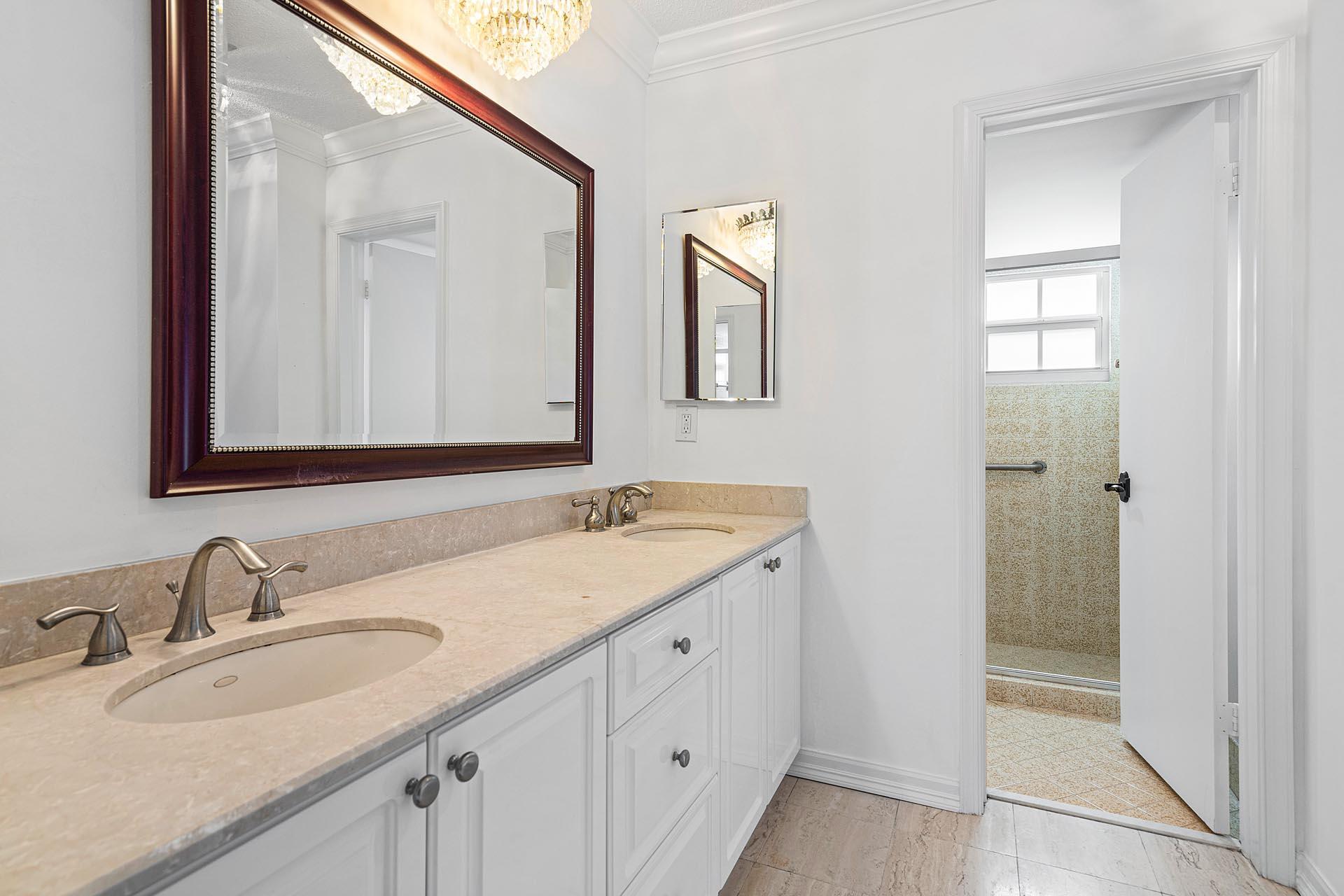 ROYAL PALM YACHT & COUNTR - Residential