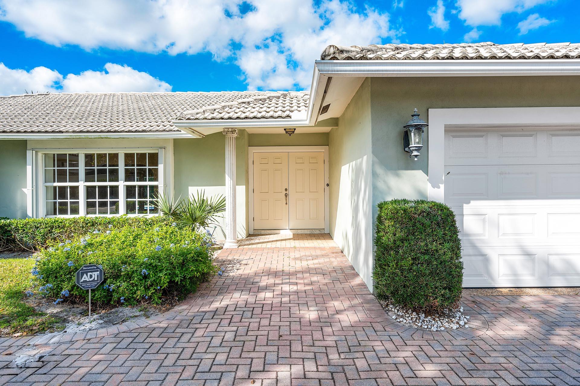 ROYAL PALM YACHT & COUNTR - Residential