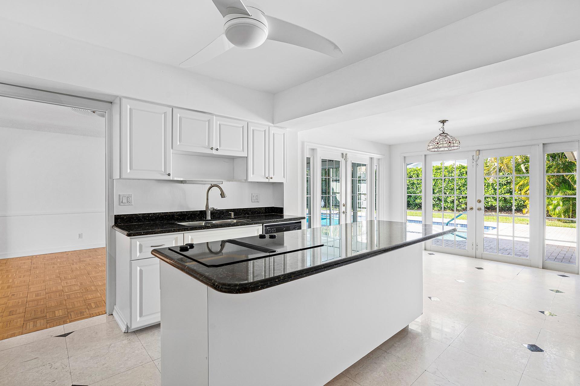 ROYAL PALM YACHT & COUNTR - Residential