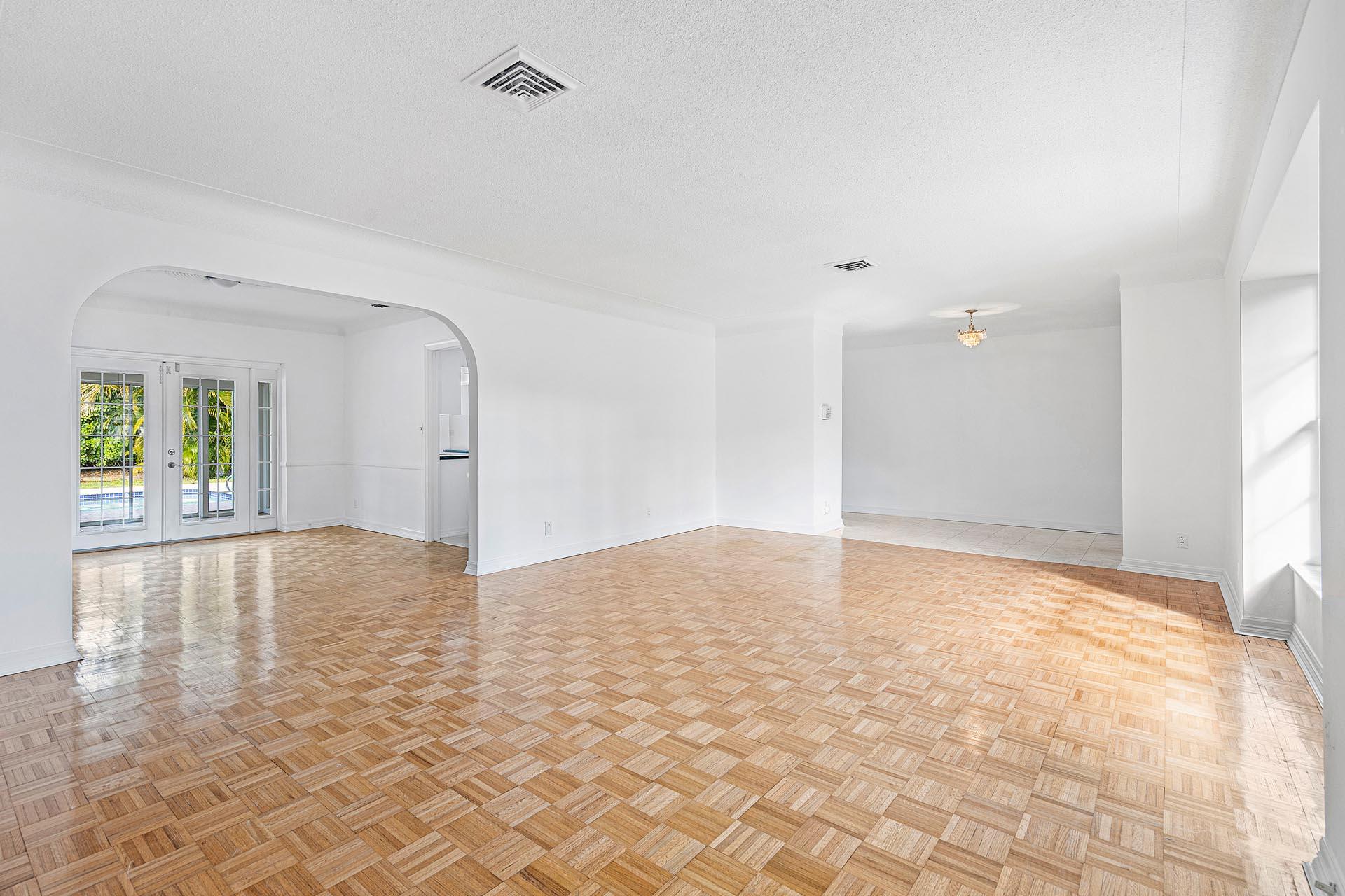 ROYAL PALM YACHT & COUNTR - Residential