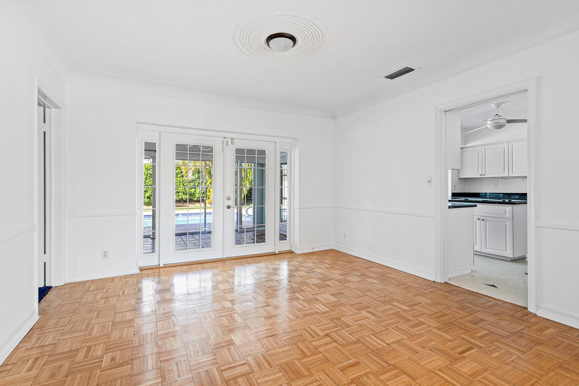 ROYAL PALM YACHT & COUNTR - Residential