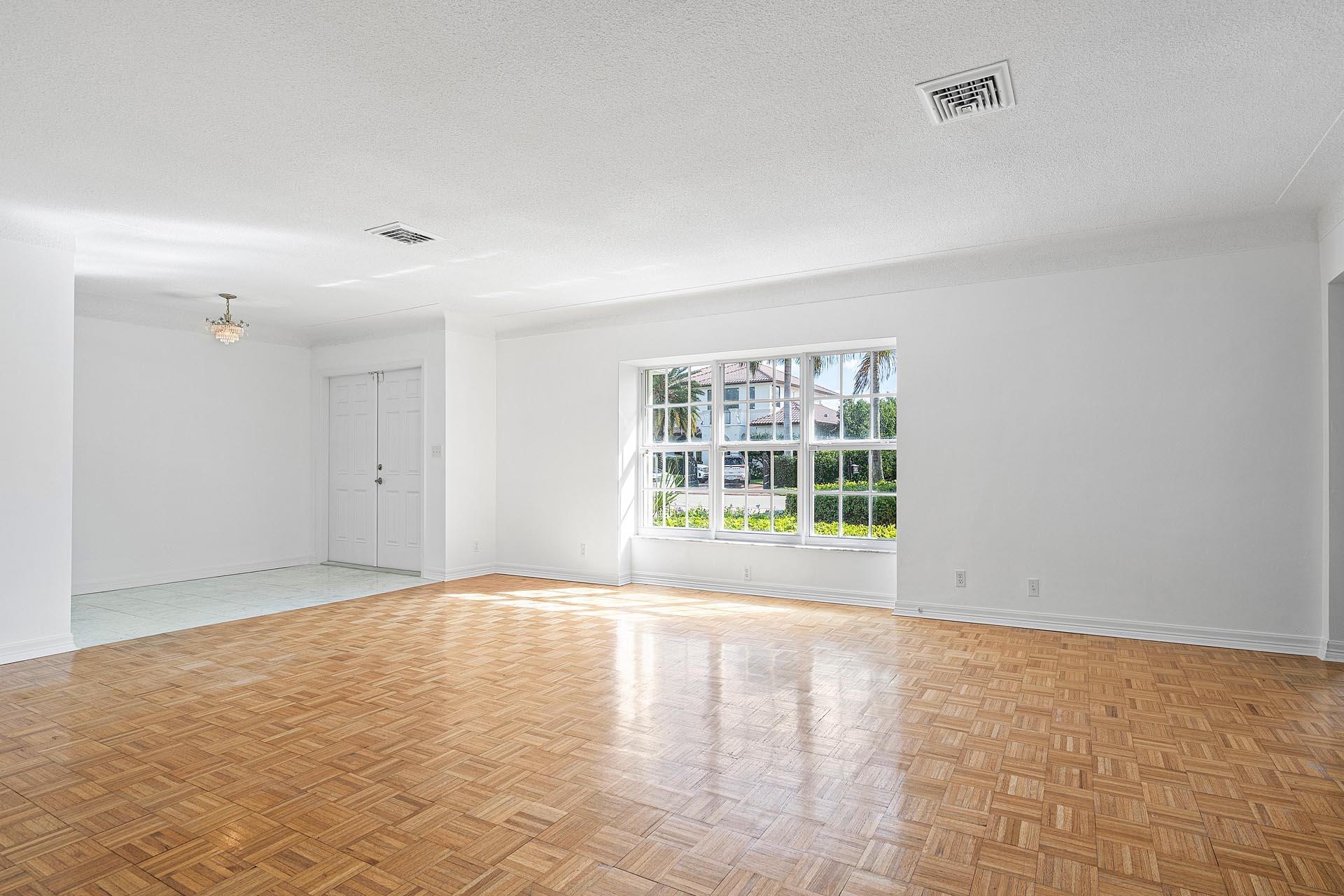 ROYAL PALM YACHT & COUNTR - Residential