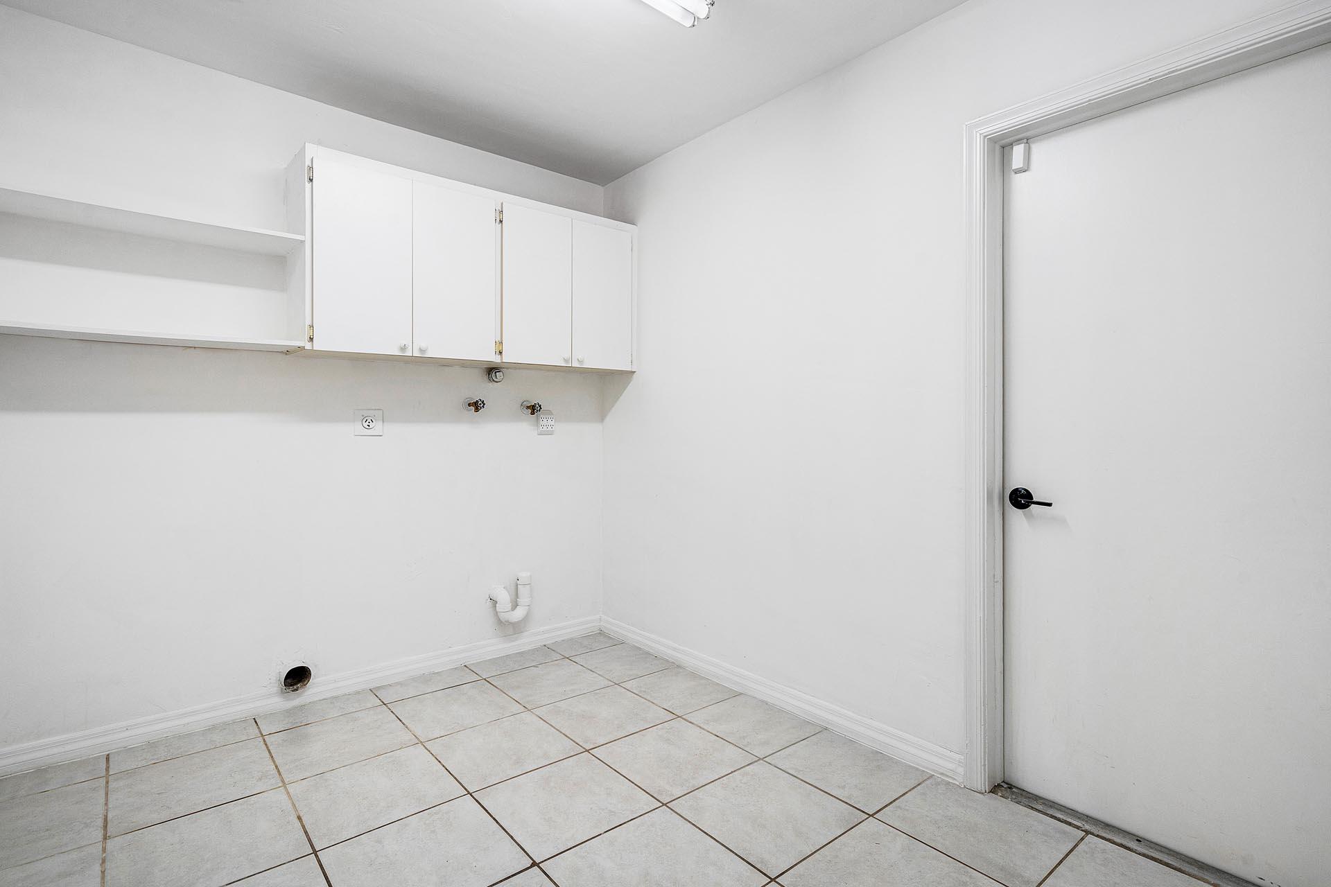 ROYAL PALM YACHT & COUNTR - Residential