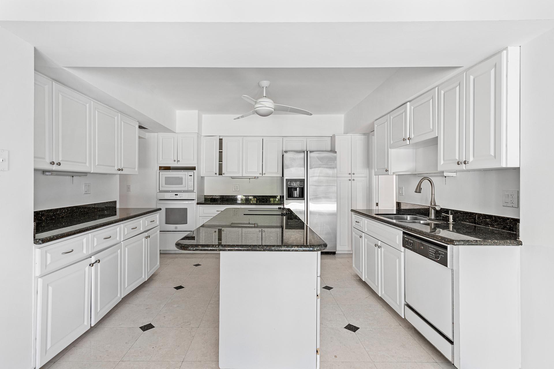 ROYAL PALM YACHT & COUNTR - Residential