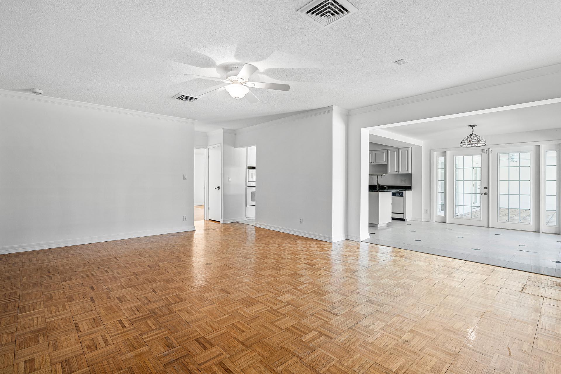 ROYAL PALM YACHT & COUNTR - Residential