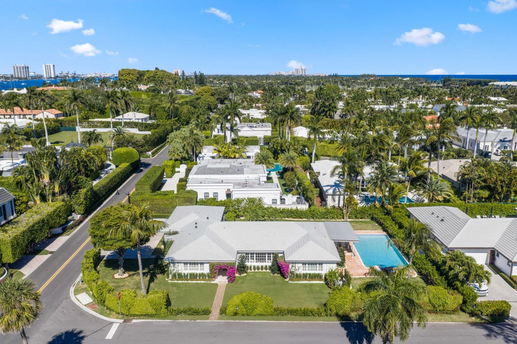 Photo of 257 Via Linda, Palm Beach, FL 33480 (MLS # B26065554)