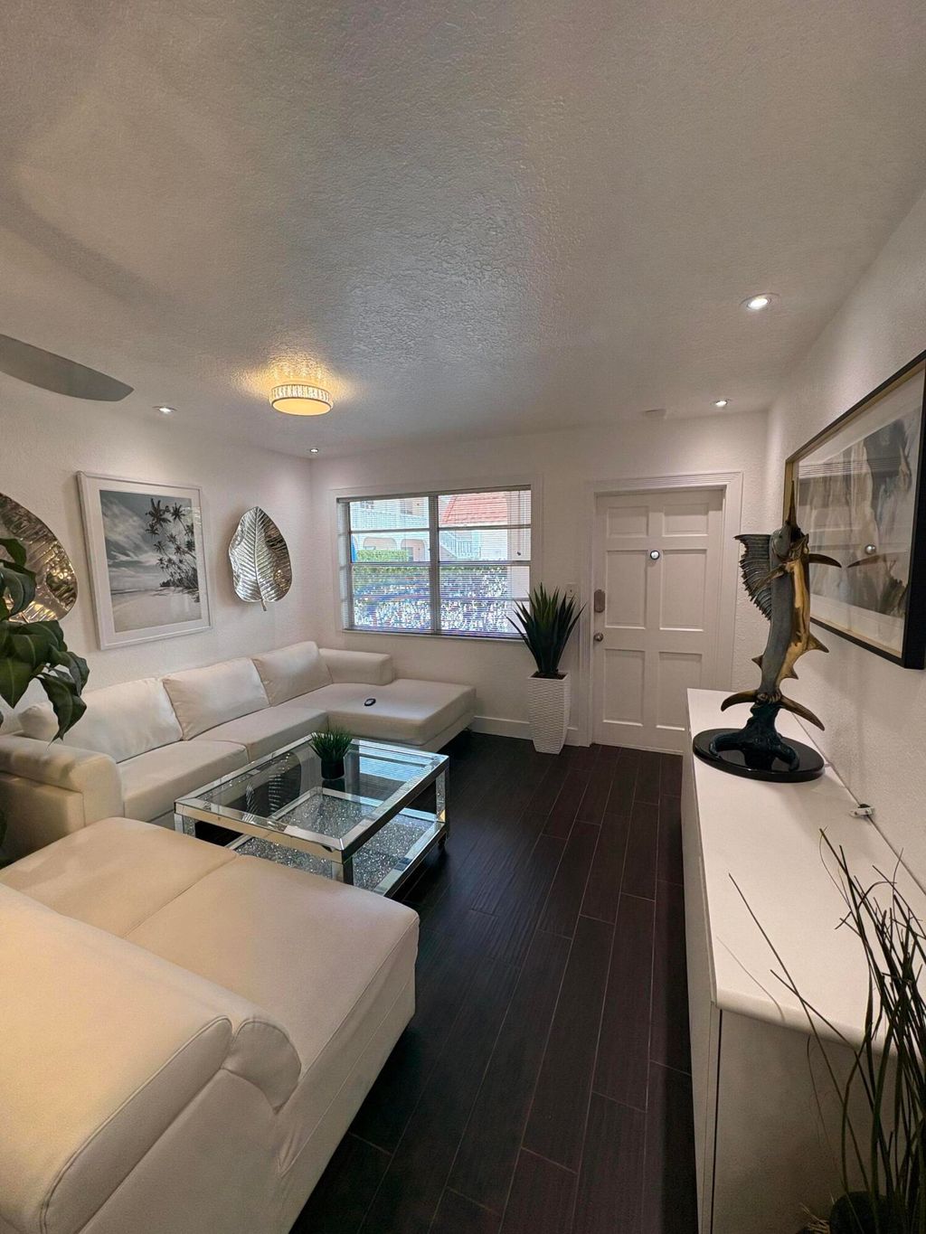 Photo of 601 SE 5th Court #102, Fort Lauderdale, FL 33301 (MLS # B26043102)