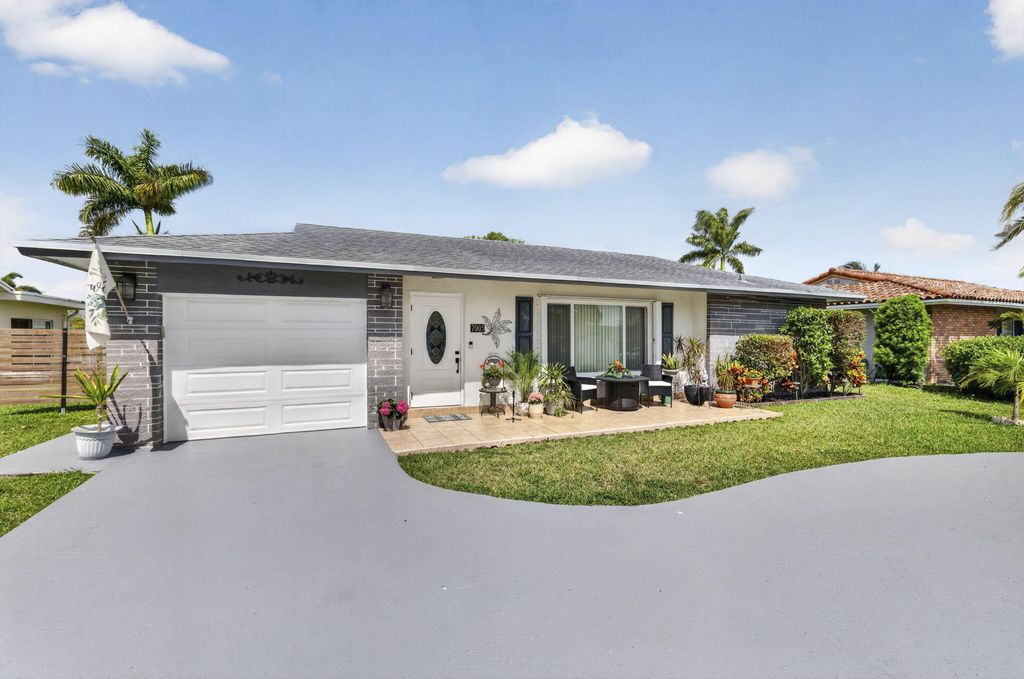 Photo of 7005 NW 95th Terrace, Tamarac, FL 33321 (MLS # B26019866)