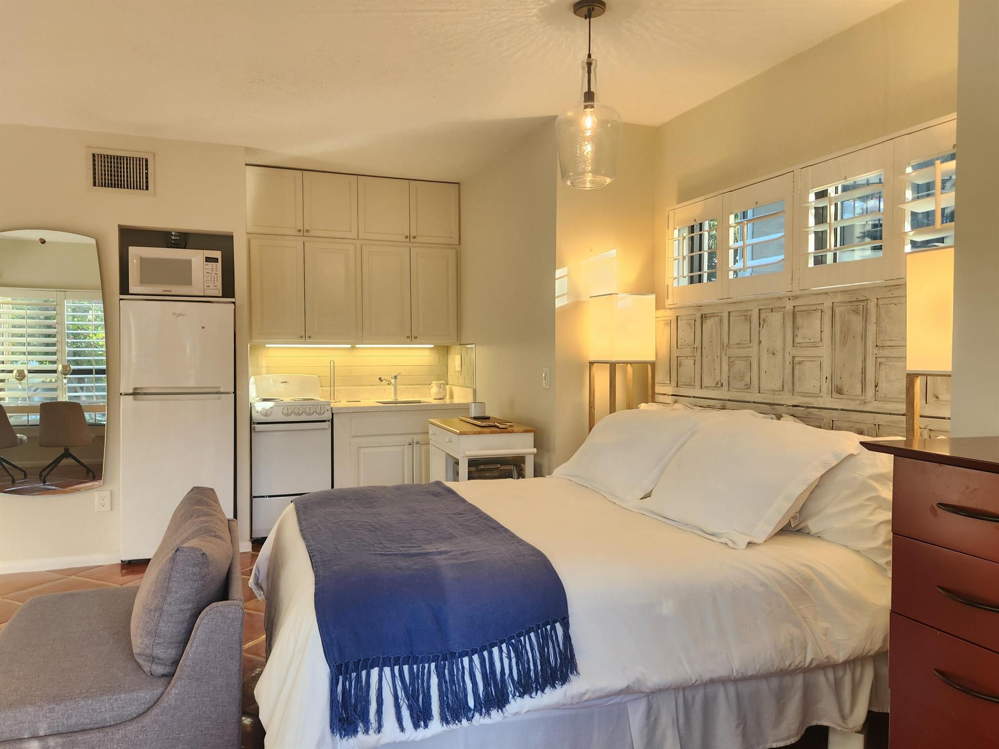 TENNIS LODGES NO 1 COND D - Residential