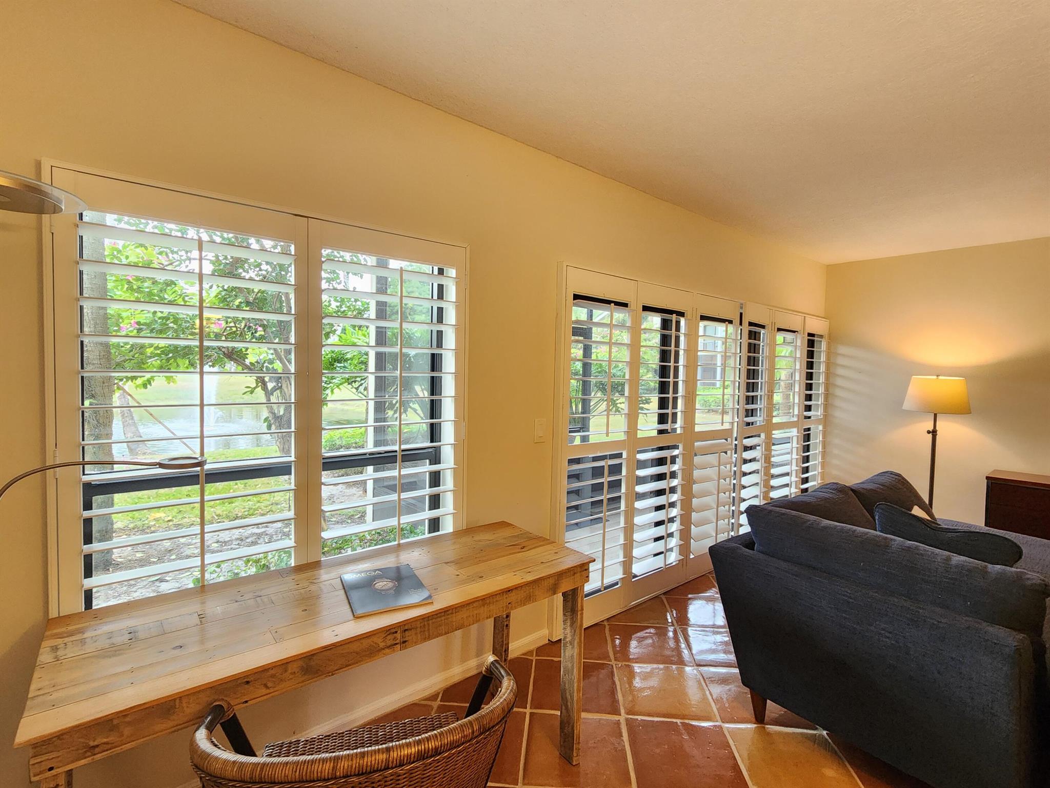 TENNIS LODGES NO 1 COND D - Residential