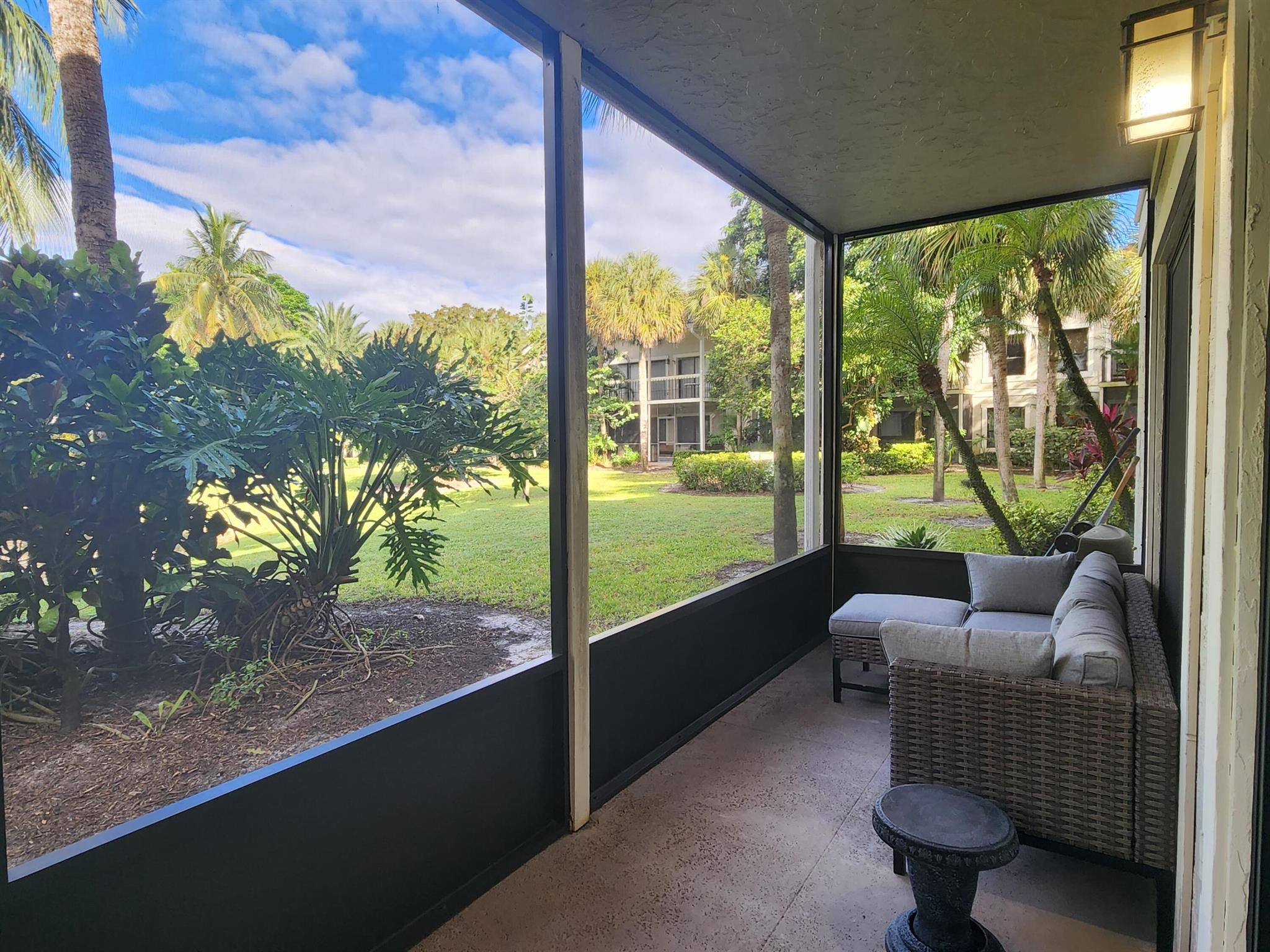 TENNIS LODGES NO 1 COND D - Residential