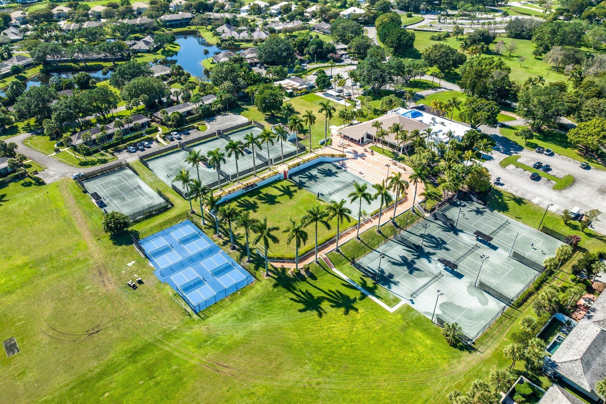 TENNIS LODGES NO 1 COND D - Residential
