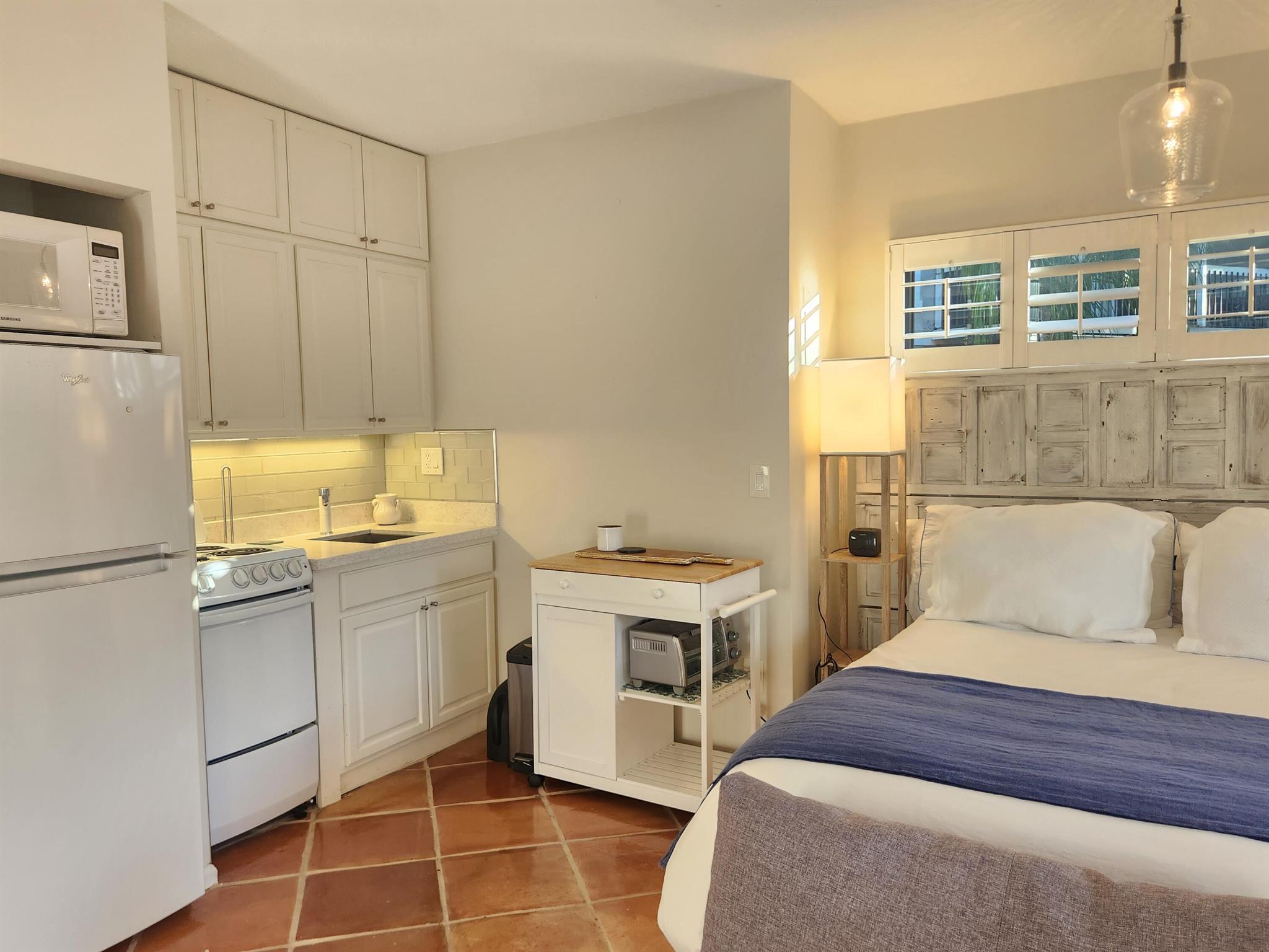 TENNIS LODGES NO 1 COND D - Residential